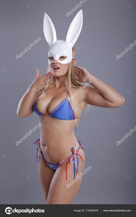 depositphotos_179638376-stock-photo-blonde-sexy-bunny-costume.jpg